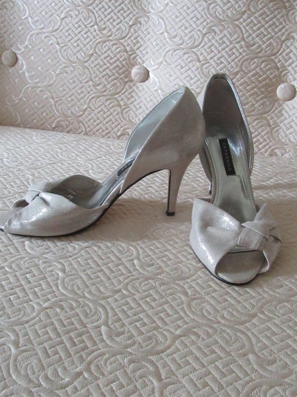 Caparros Silver Gold Ivory Sparkle Fabric Heels Size 7